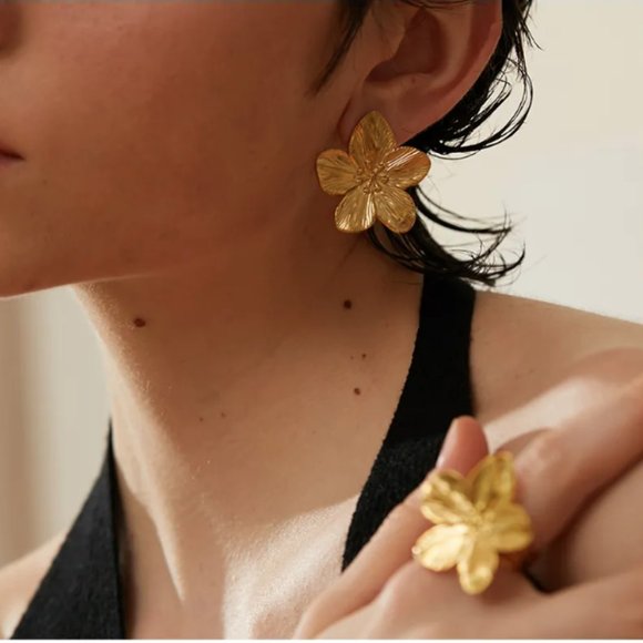 🍏50% OFF/3+...Statement Flower Stud Earrings (Gold color) - Picture 15 of 16
